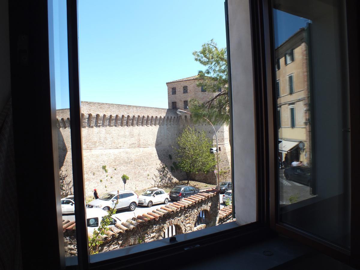 Il Torrione Bed & Breakfast Iesi Dış mekan fotoğraf